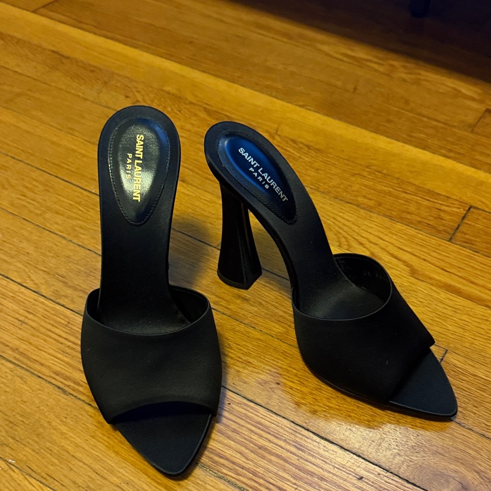 Saint Laurent Suite Mules